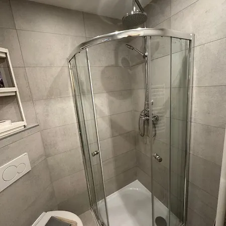 Small In Hipster Neighborhood Apartment *